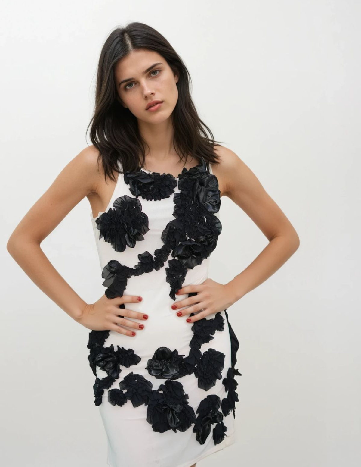 VESTIDO CORTO BORDADO